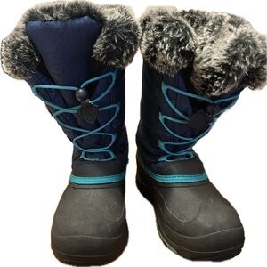Kamik snow boots. Youth size 6.
